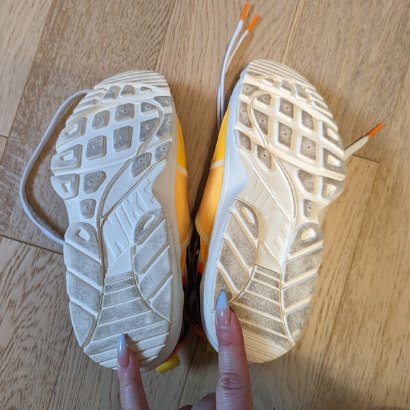 Limited edition Nike shoes (barely worn) - Picture 3 of 4